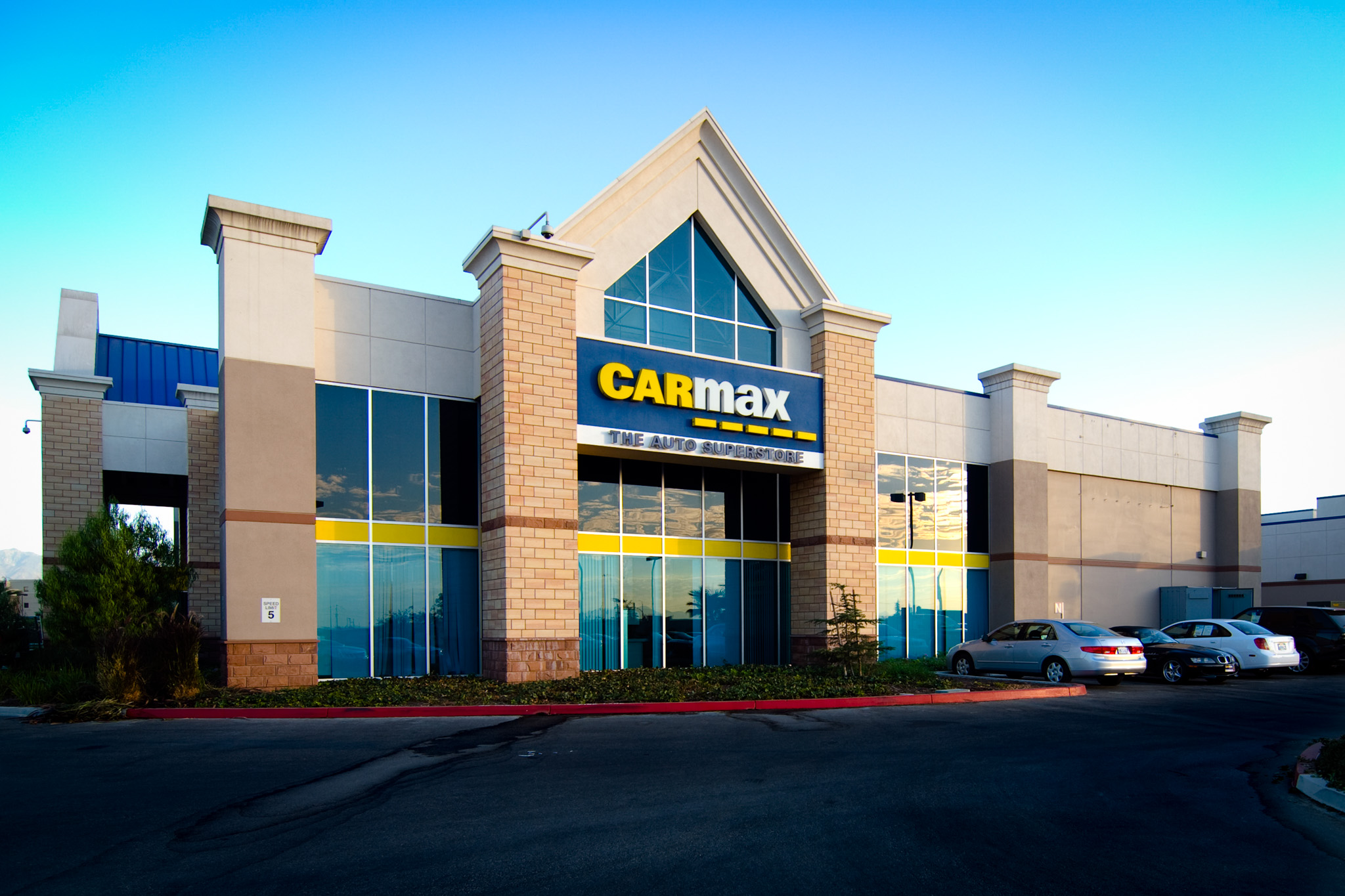 CarMax Dealership